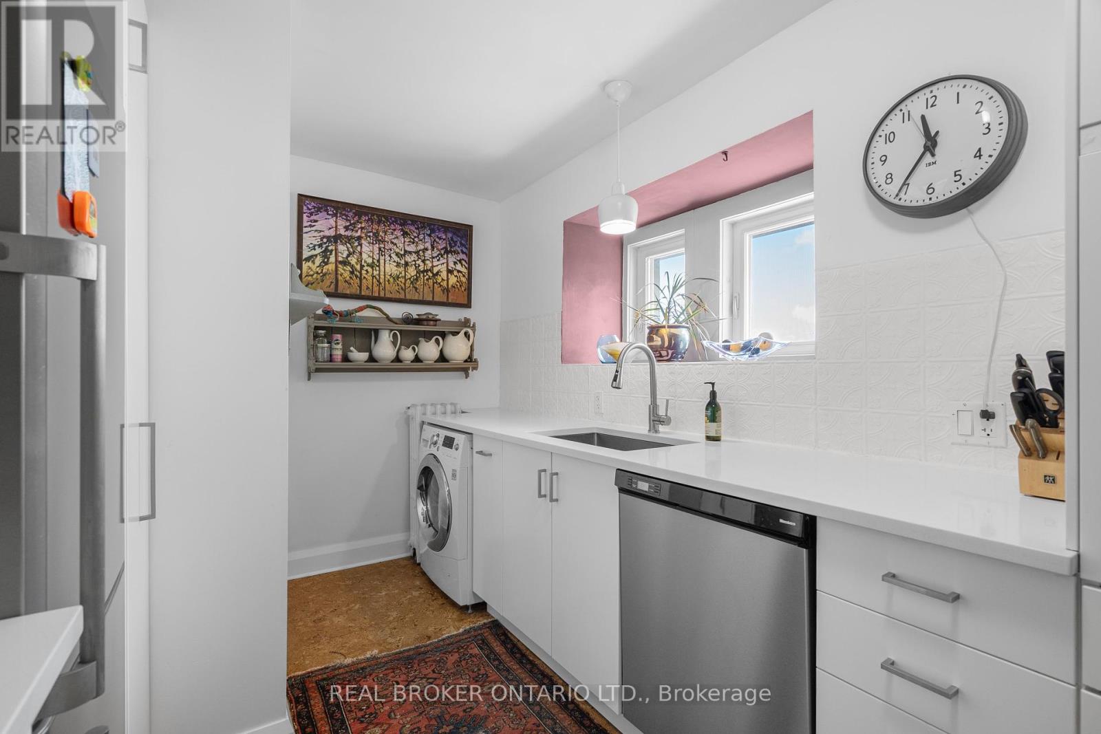 Photo 17 of 72 Upper Lorne Place, Ottawa ON