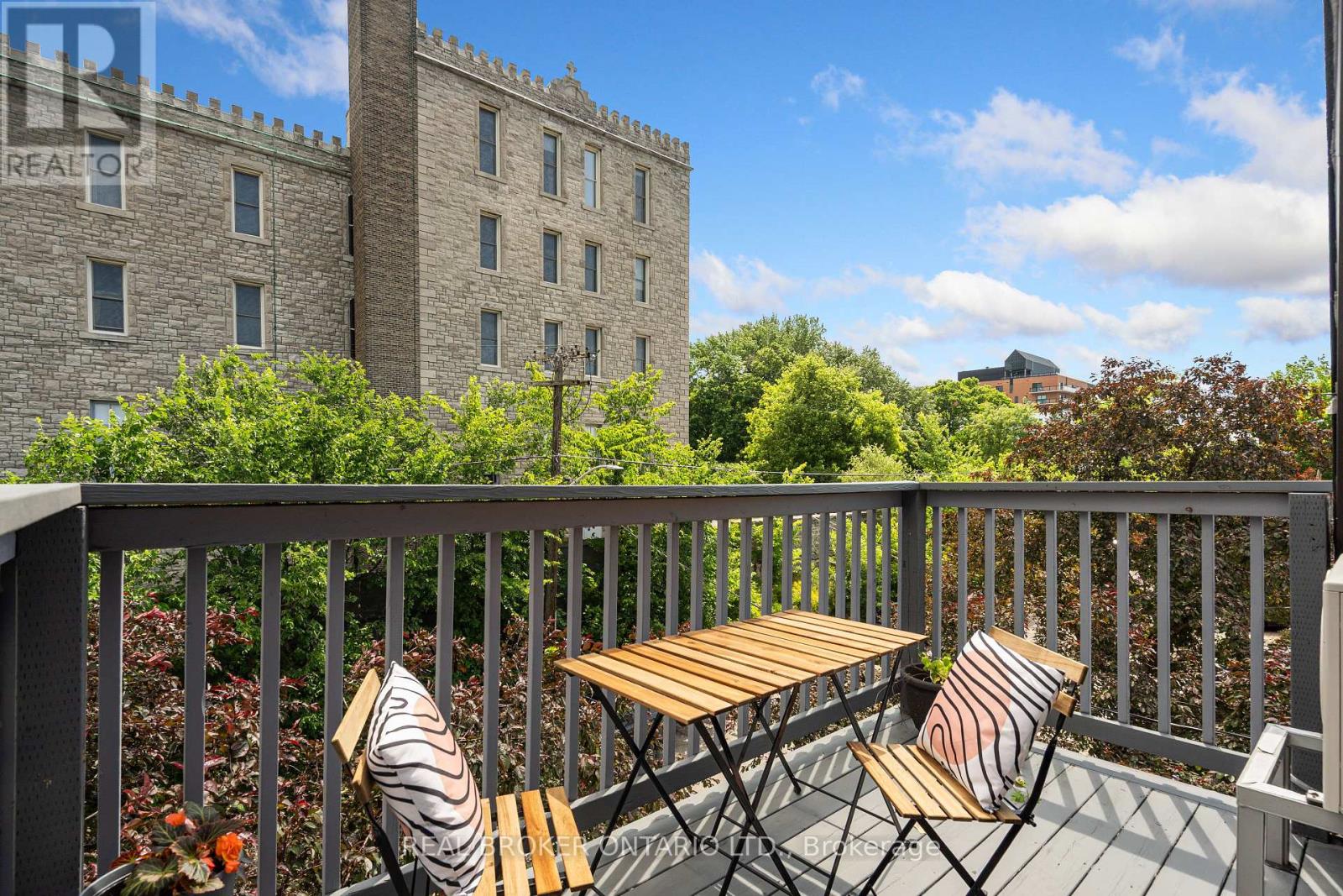 Photo 20 of 72 Upper Lorne Place, Ottawa ON