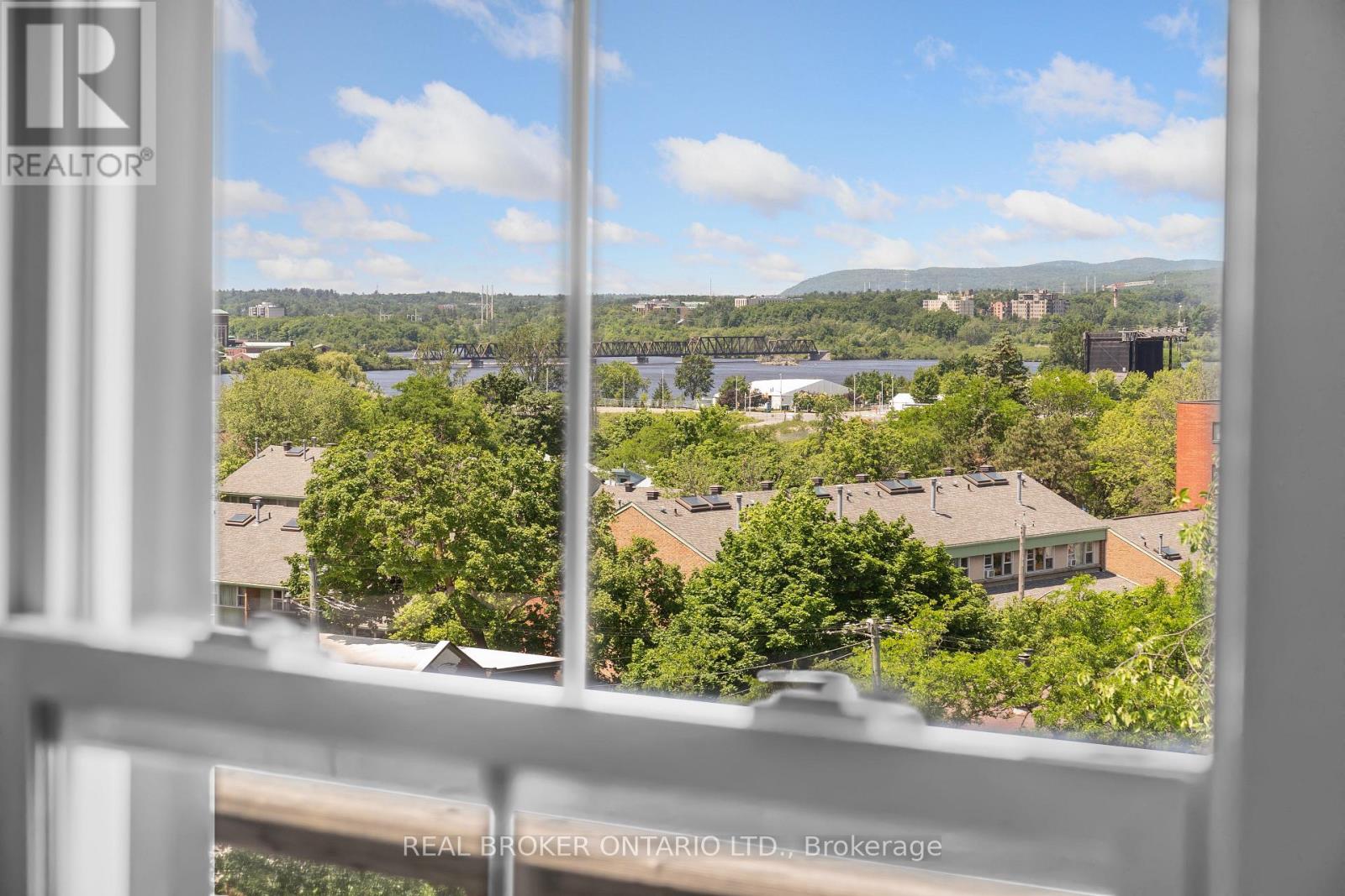 Photo 25 of 72 Upper Lorne Place, Ottawa ON