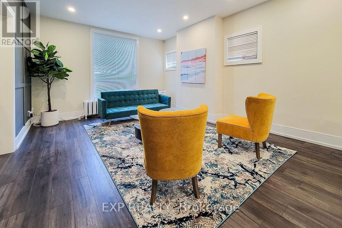 Photo 1 of 395 Aberdeen Avenue, Hamilton ON