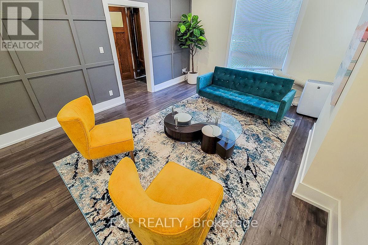 Photo 2 of 395 Aberdeen Avenue, Hamilton ON