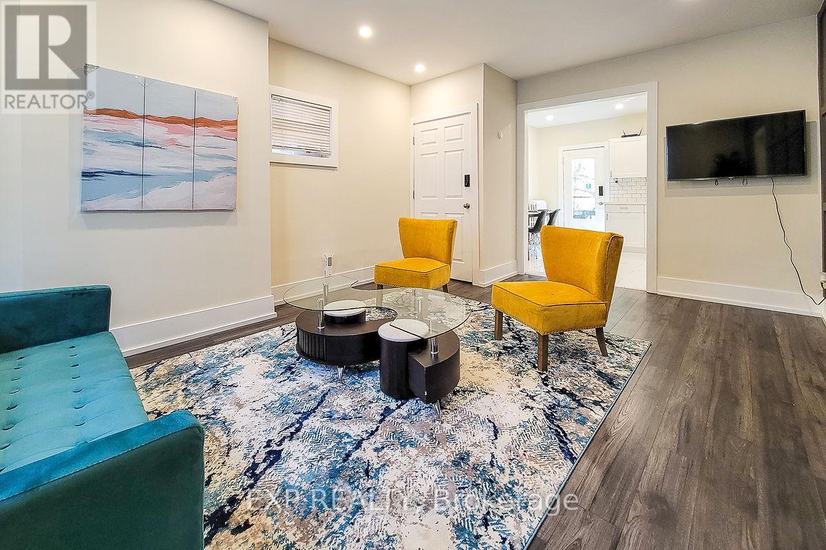 Photo 3 of 395 Aberdeen Avenue, Hamilton ON