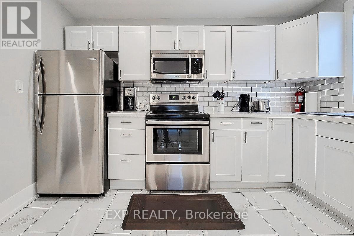 Photo 4 of 395 Aberdeen Avenue, Hamilton ON