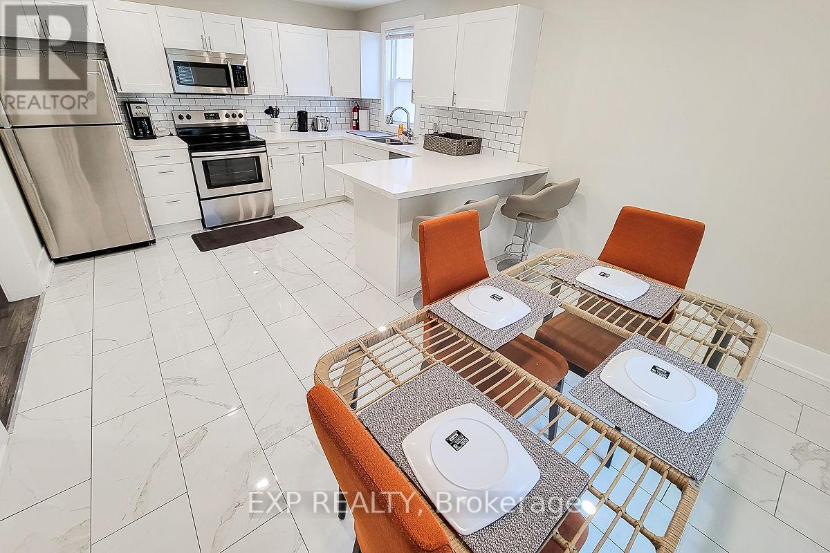 Photo 5 of 395 Aberdeen Avenue, Hamilton ON