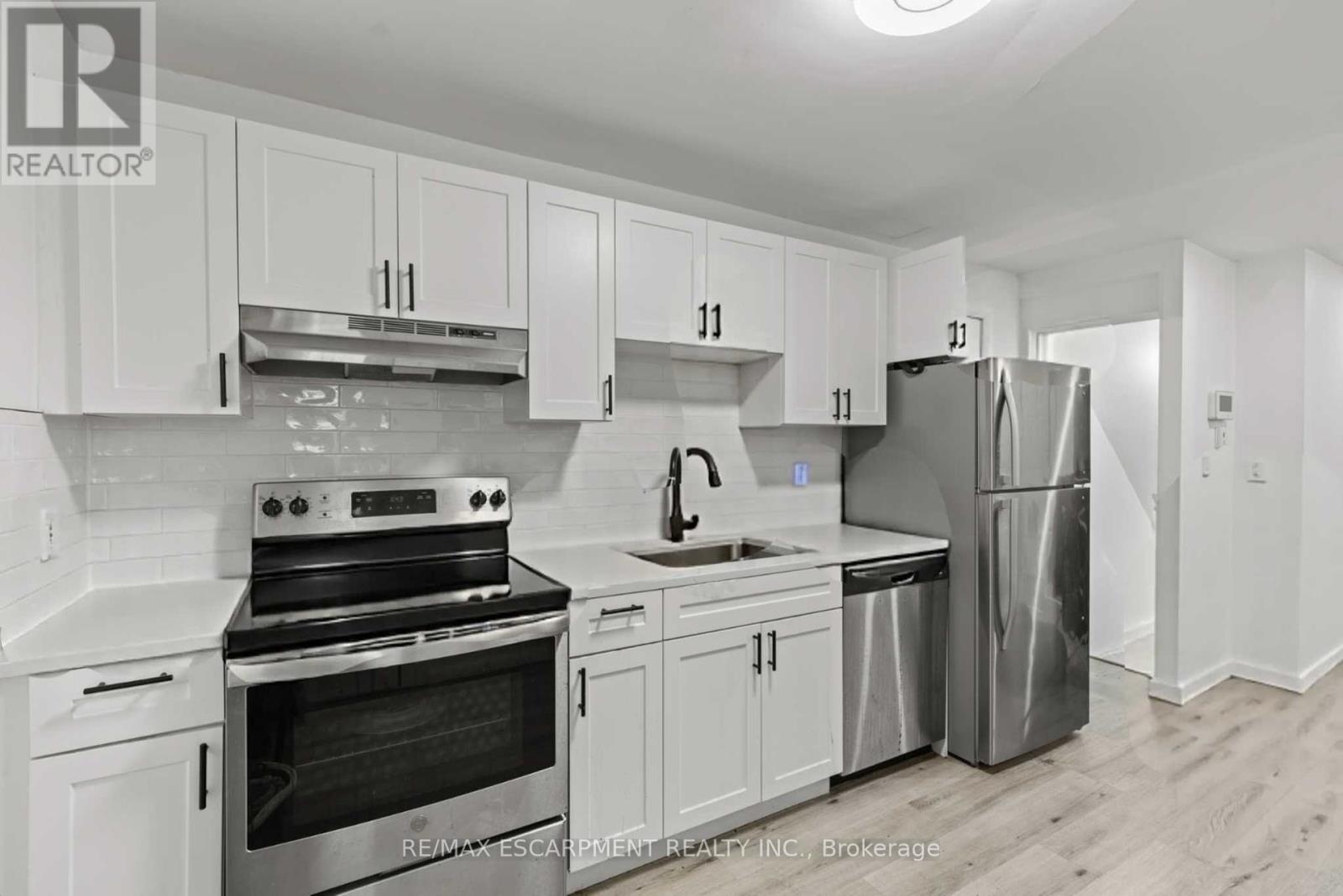 Photo 27 of 48 Locke Street S, Hamilton ON