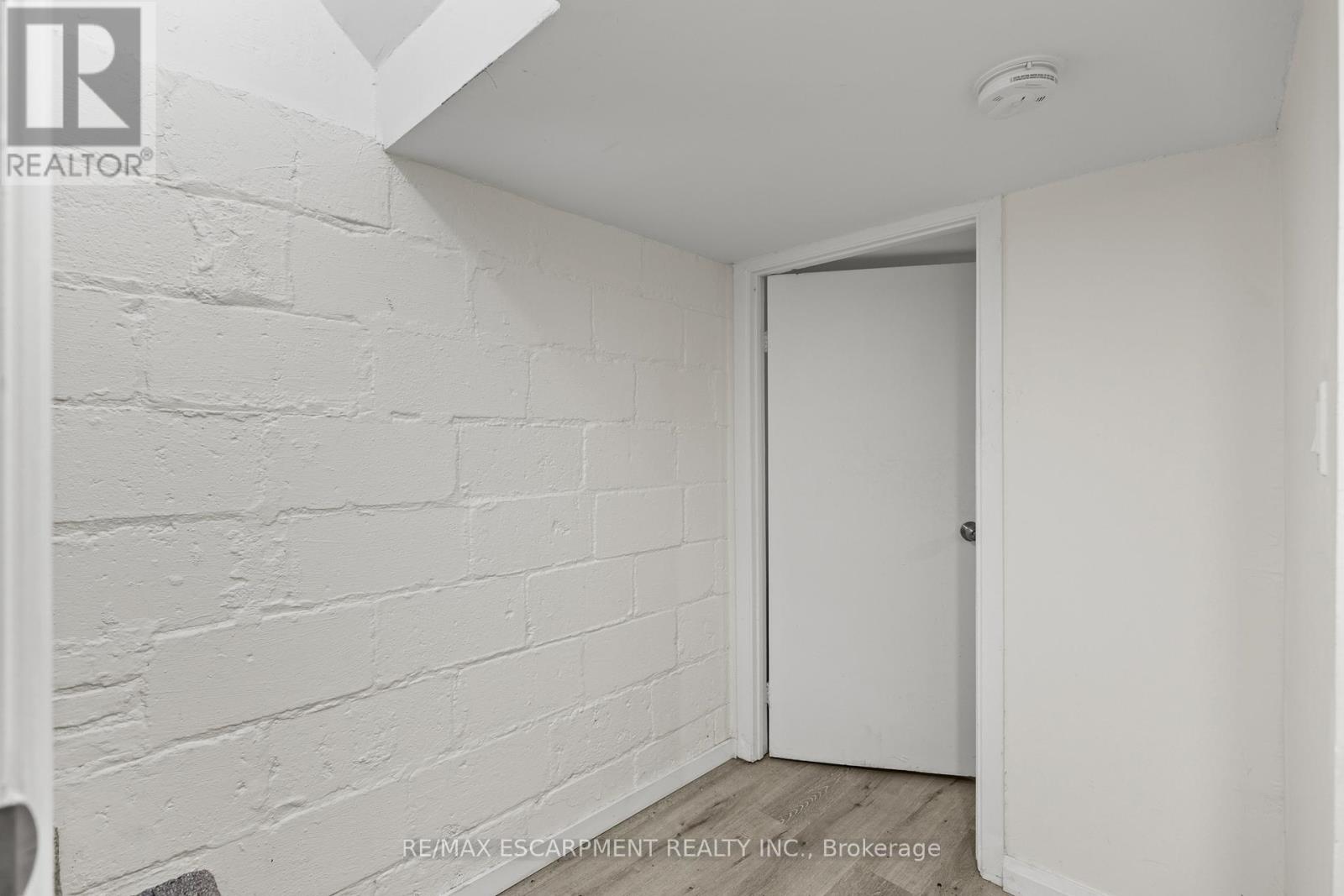 Photo 20 of 48 Locke Street S, Hamilton ON