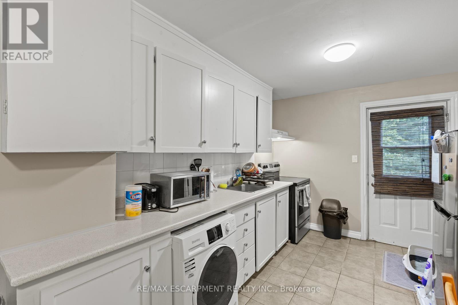 Photo 12 of 48 Locke Street S, Hamilton ON