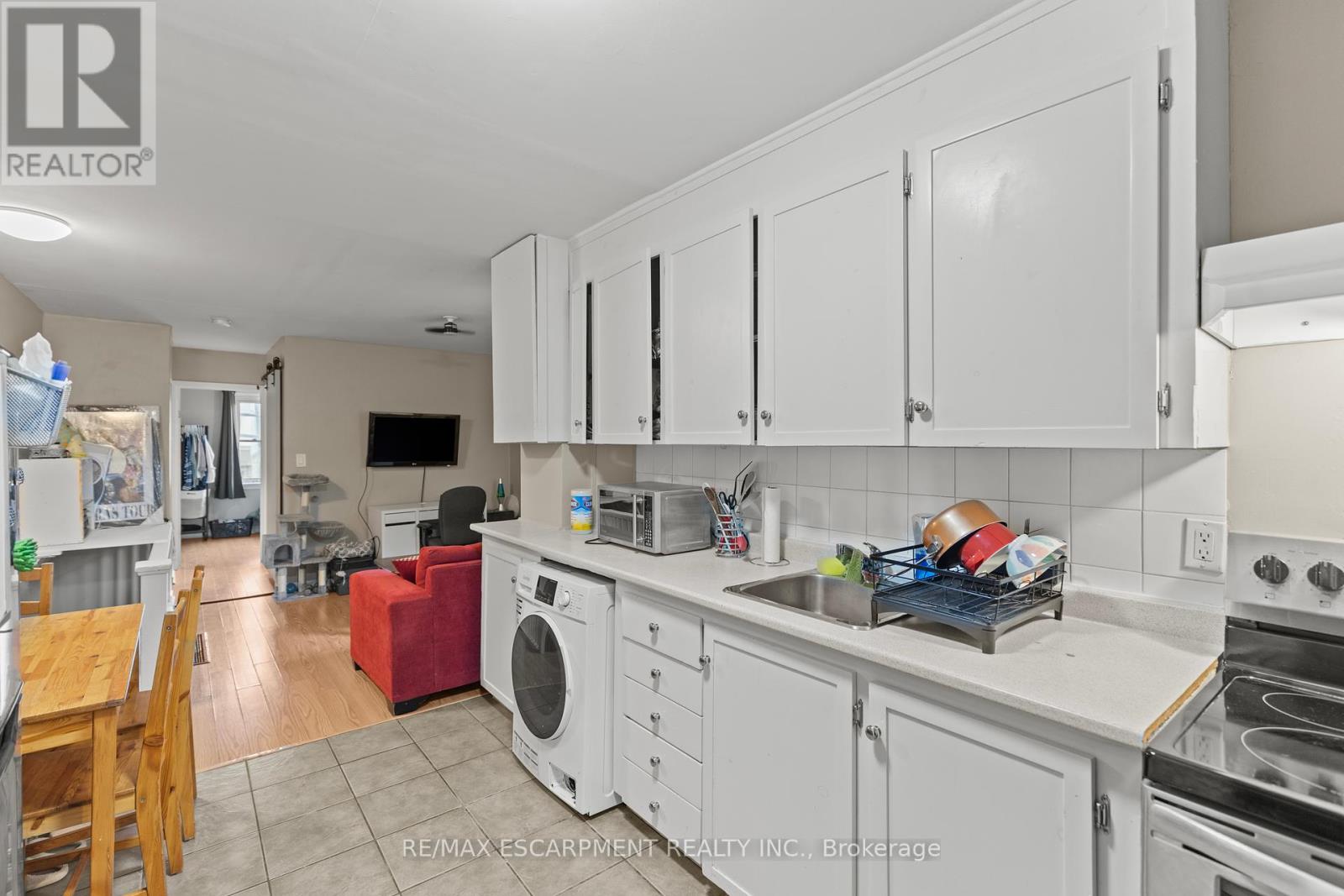 Photo 11 of 48 Locke Street S, Hamilton ON