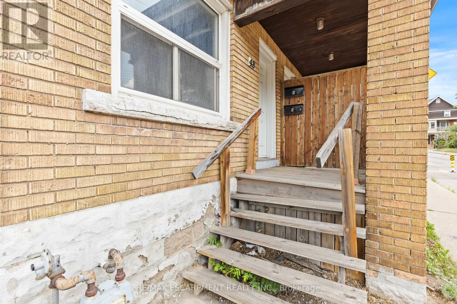 Photo 8 of 48 Locke Street S, Hamilton ON