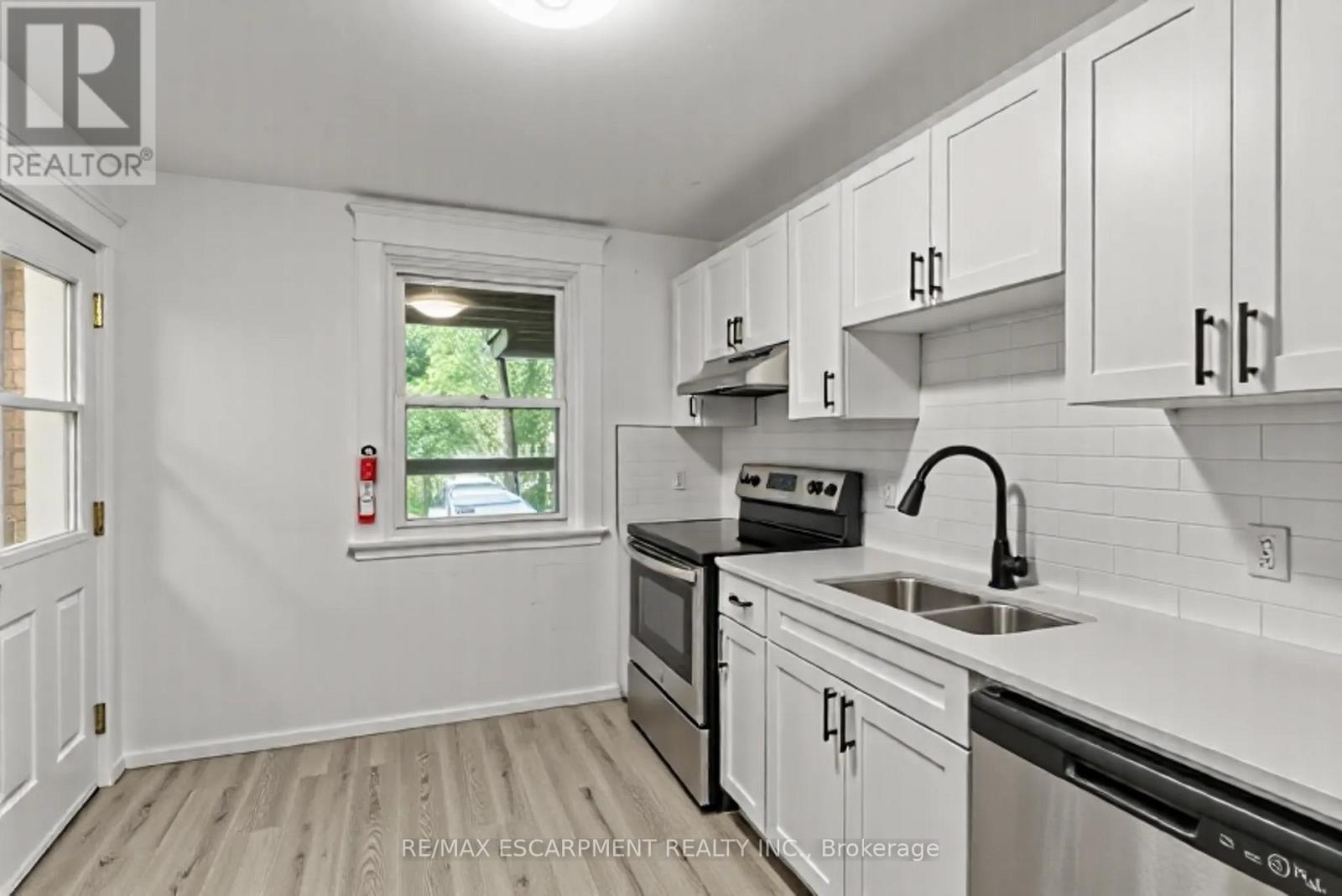 Photo 34 of 48 Locke Street S, Hamilton ON
