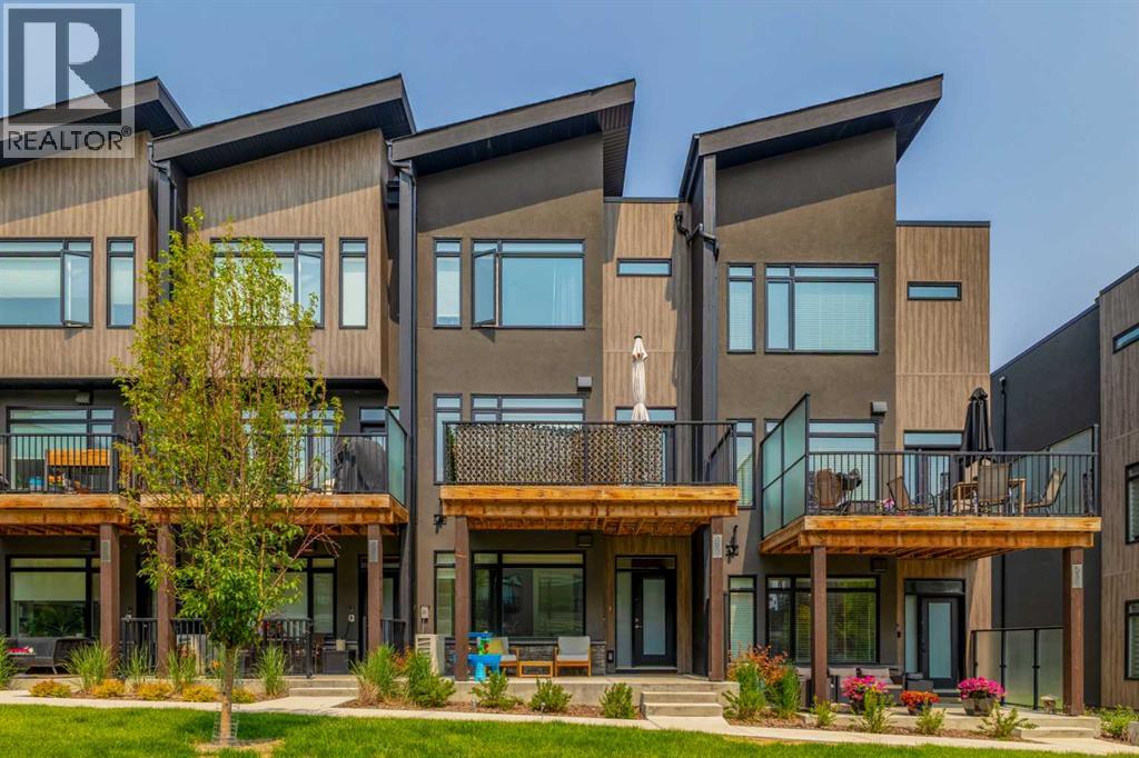 49 Royal Elm Green NW, Calgary, Alberta