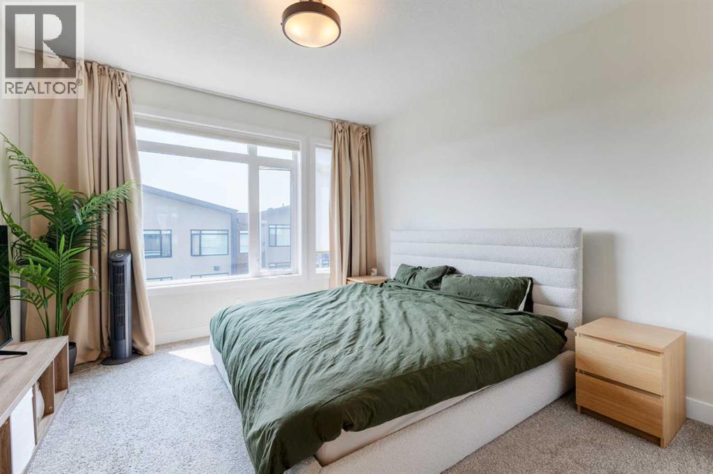 Single Family House for Sale in  Royal Elm Green NW Royal Oak Calgary 
