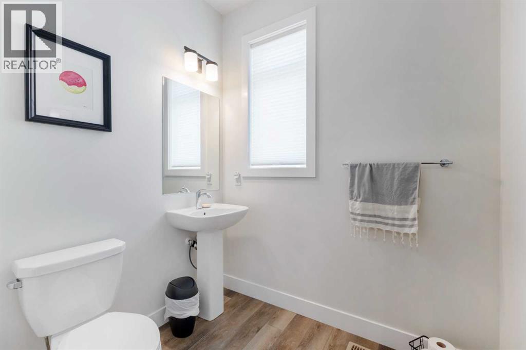 Single Family House for Sale in  Royal Elm Green NW Royal Oak Calgary 