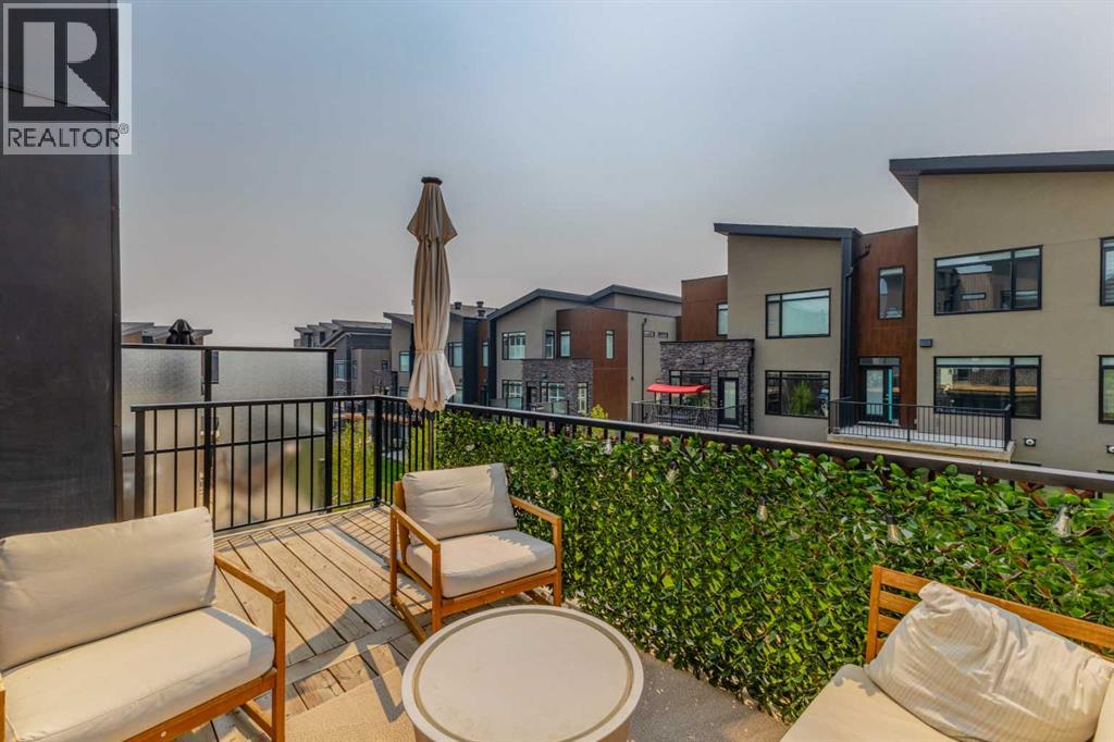 Single Family House for Sale in  Royal Elm Green NW Royal Oak Calgary 