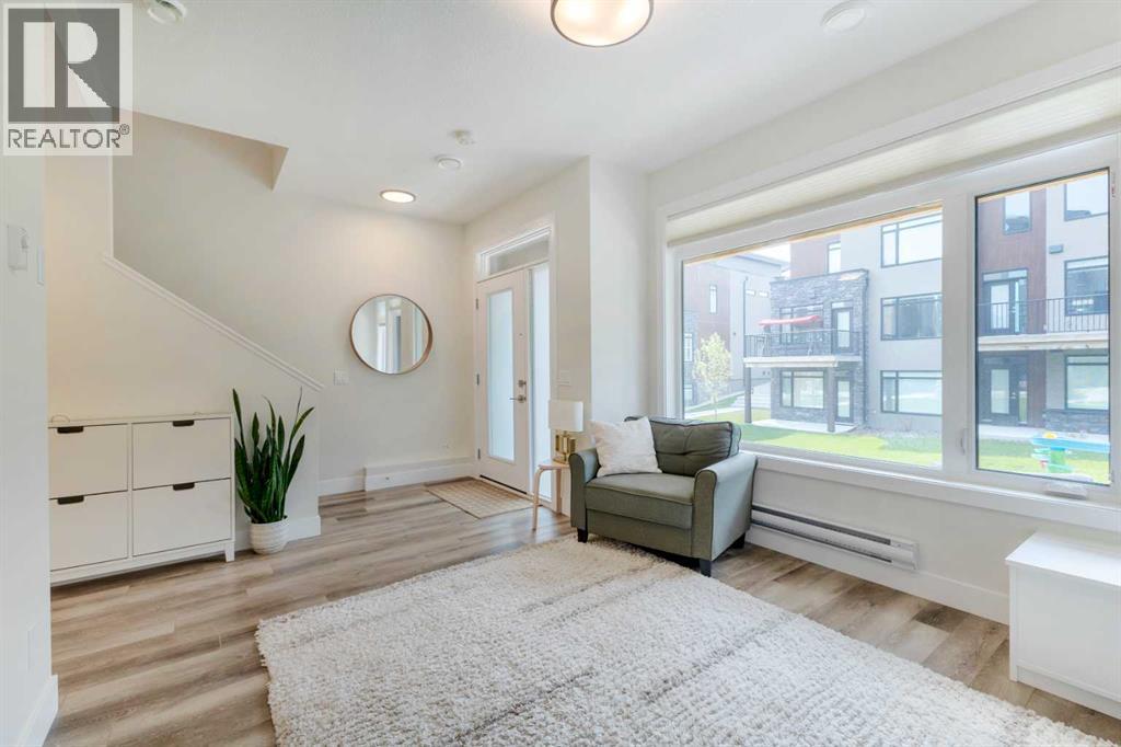 Single Family House for Sale in  Royal Elm Green NW Royal Oak Calgary 