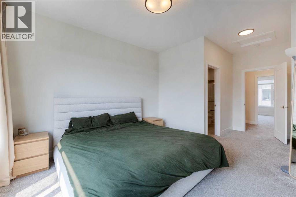 Single Family House for Sale in  Royal Elm Green NW Royal Oak Calgary 