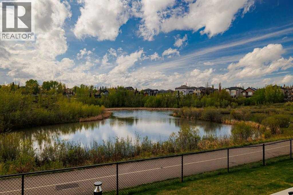 Single Family House for Sale in  Royal Elm Green NW Royal Oak Calgary 
