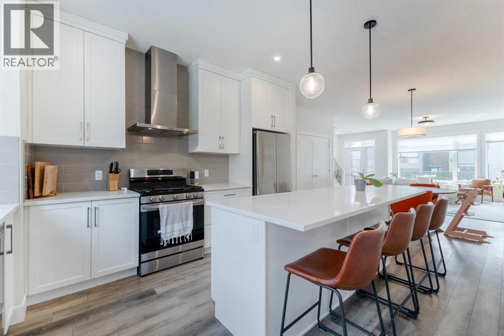 Single Family House for Sale in  Royal Elm Green NW Royal Oak Calgary 