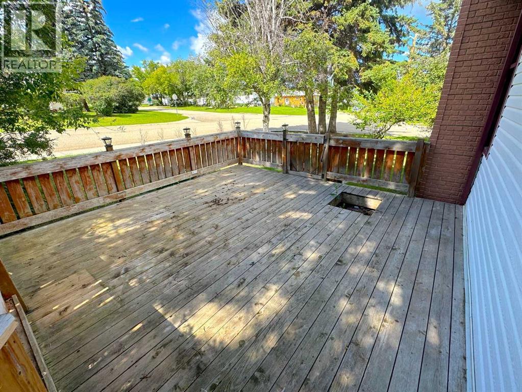 Photo 16 of 4719 46 Avenue, Sylvan Lake AB