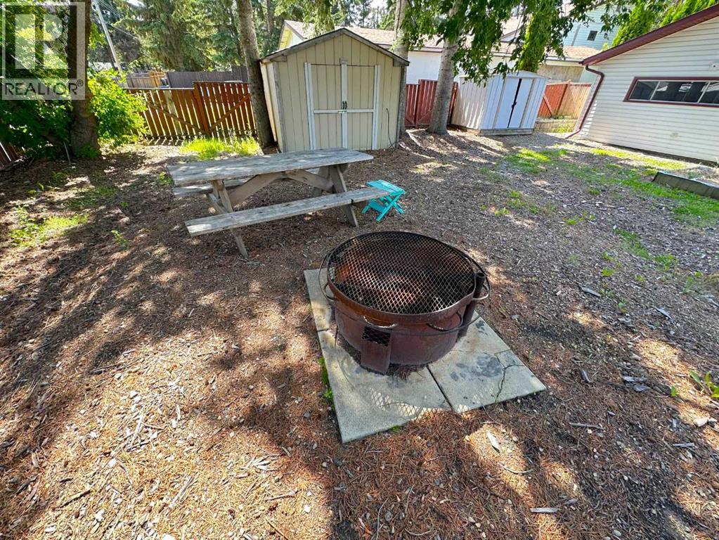 Photo 18 of 4719 46 Avenue, Sylvan Lake AB