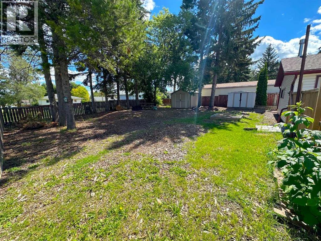 Photo 28 of 4719 46 Avenue, Sylvan Lake AB