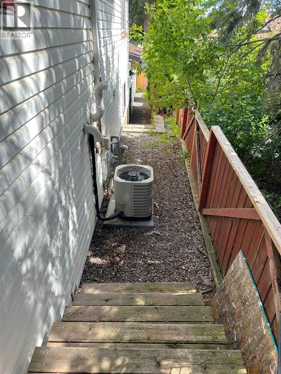 Photo 30 of 4719 46 Avenue, Sylvan Lake AB