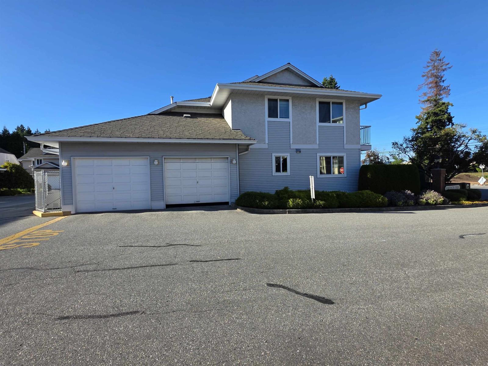 Photo 13 of 39 2475 Emerson Street, Abbotsford BC