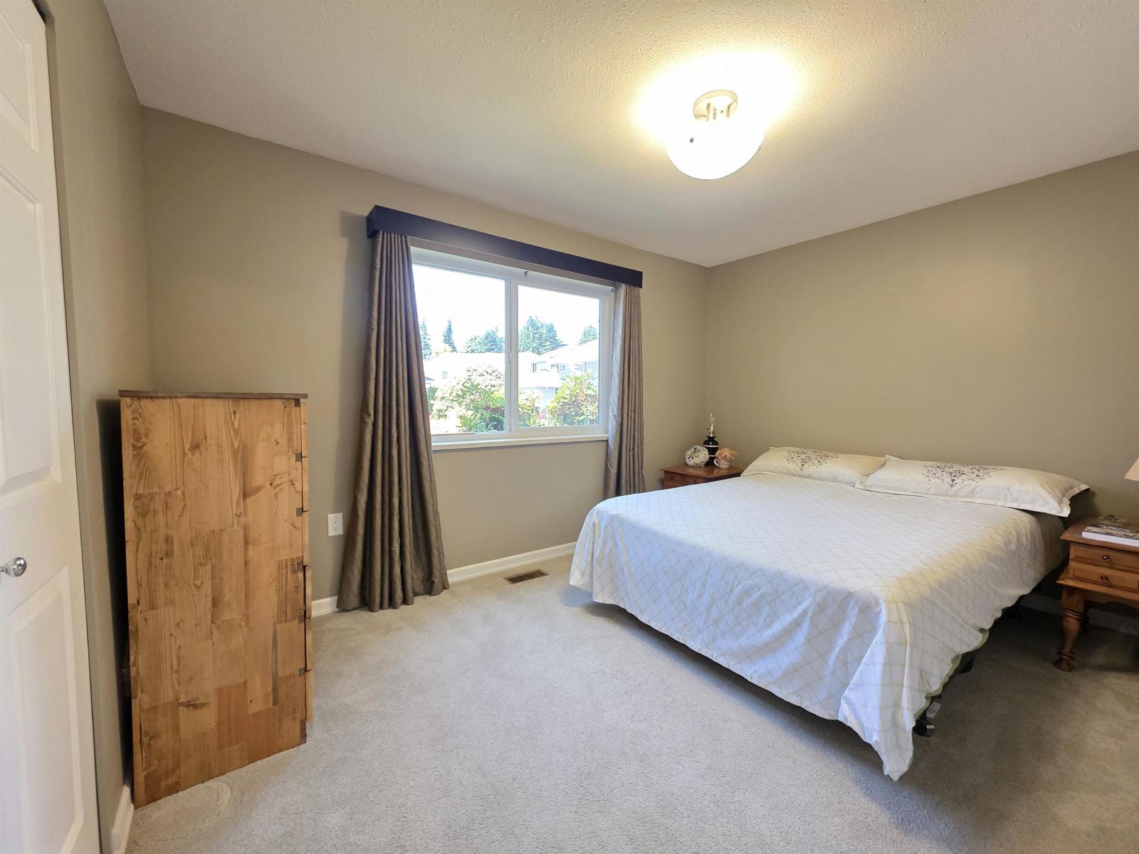 Photo 24 of 39 2475 Emerson Street, Abbotsford BC