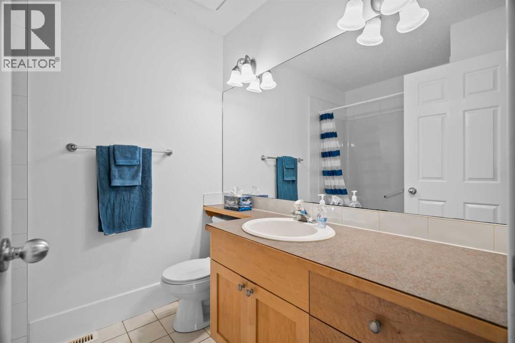Photo 5 of 3111 39 Street Sw, Calgary AB