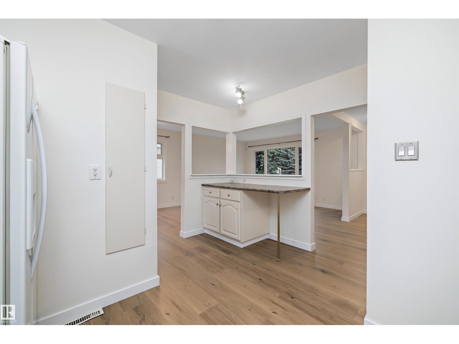 Photo 15 of 8928 147 St Nw, Edmonton AB