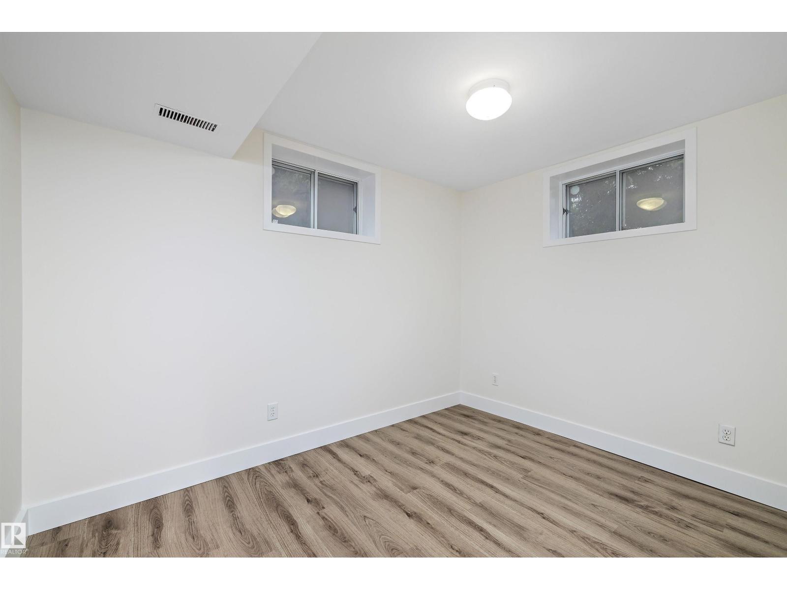 Photo 33 of 8928 147 St Nw, Edmonton AB