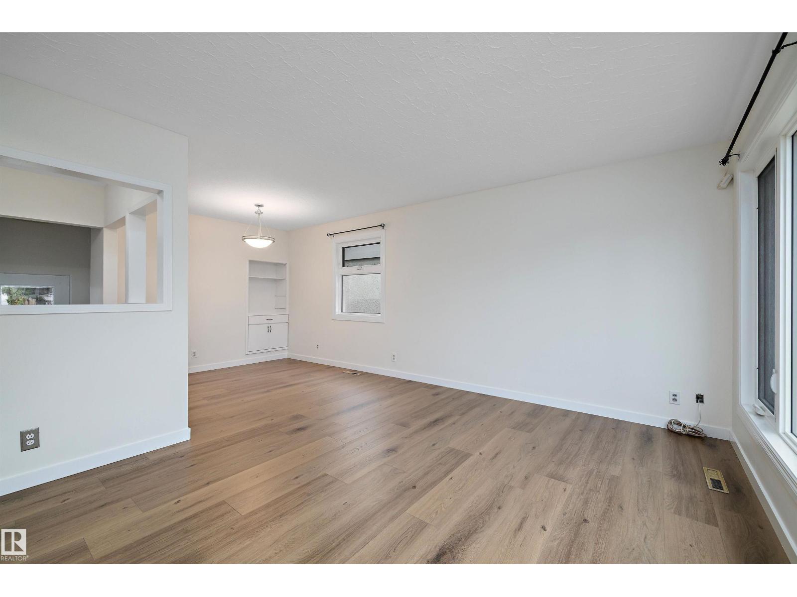 Photo 6 of 8928 147 St Nw, Edmonton AB