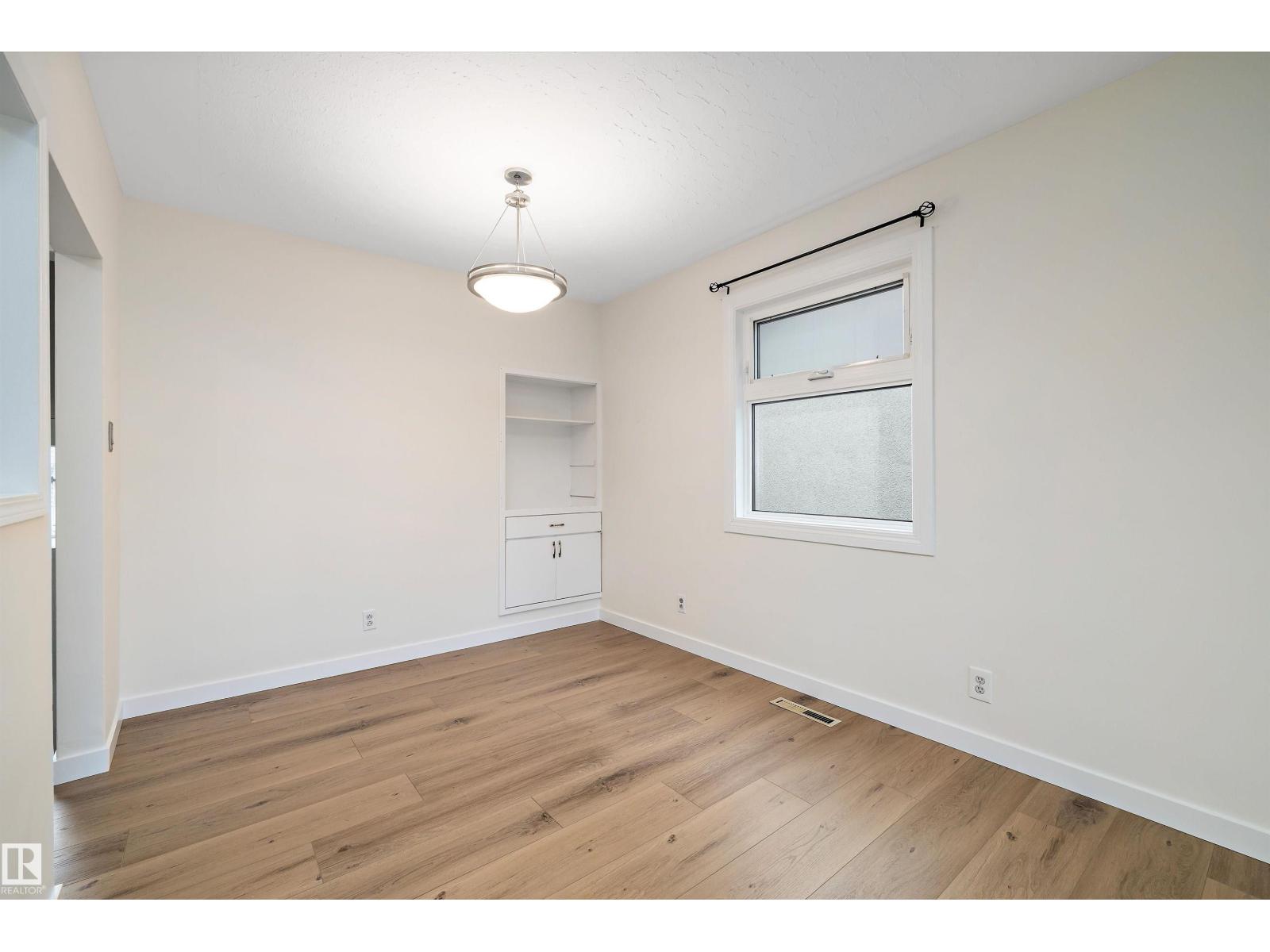 Photo 9 of 8928 147 St Nw, Edmonton AB