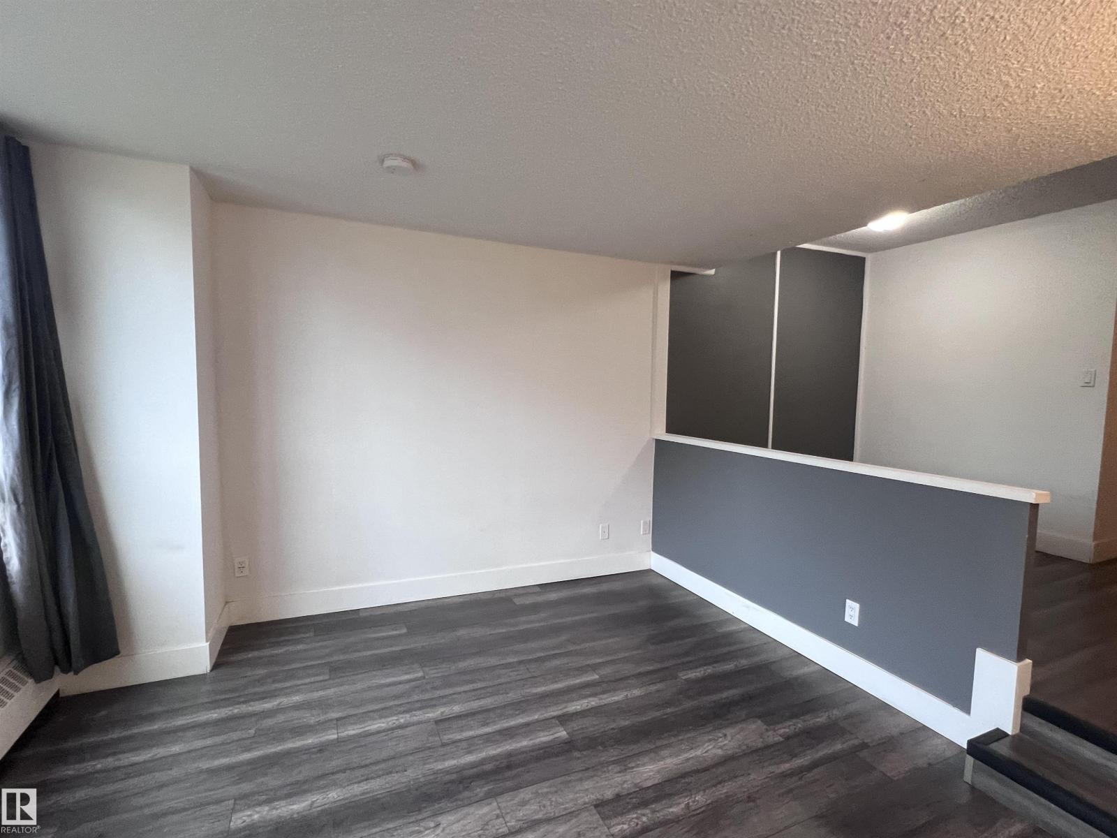 Photo 10 of 425 10160 114 St Nw Nw, Edmonton AB
