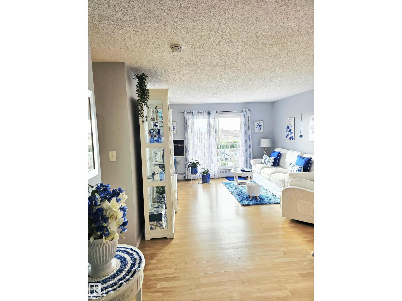 Photo 4 of 318 6710 158 Av Nw, Edmonton AB