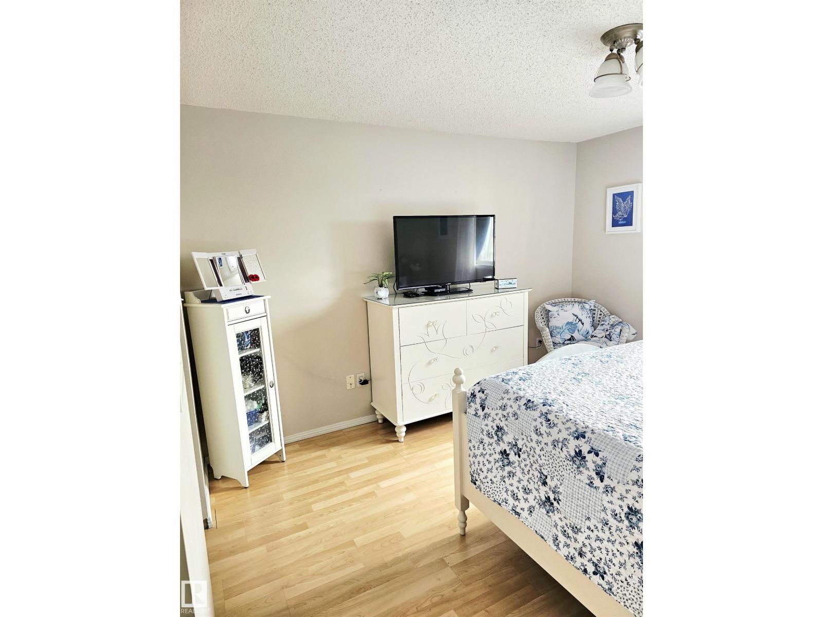 Photo 1 of 318 6710 158 Av Nw, Edmonton AB