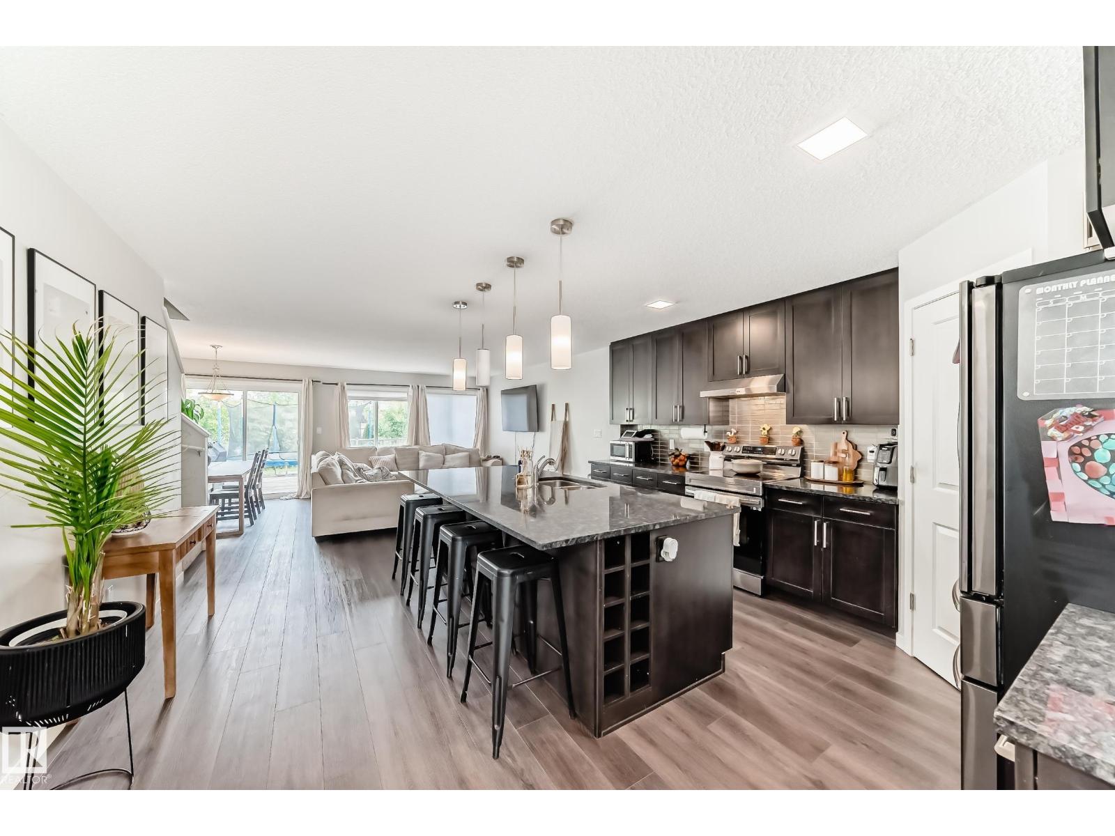 Photo 40 of 2333 82 St Sw, Edmonton AB