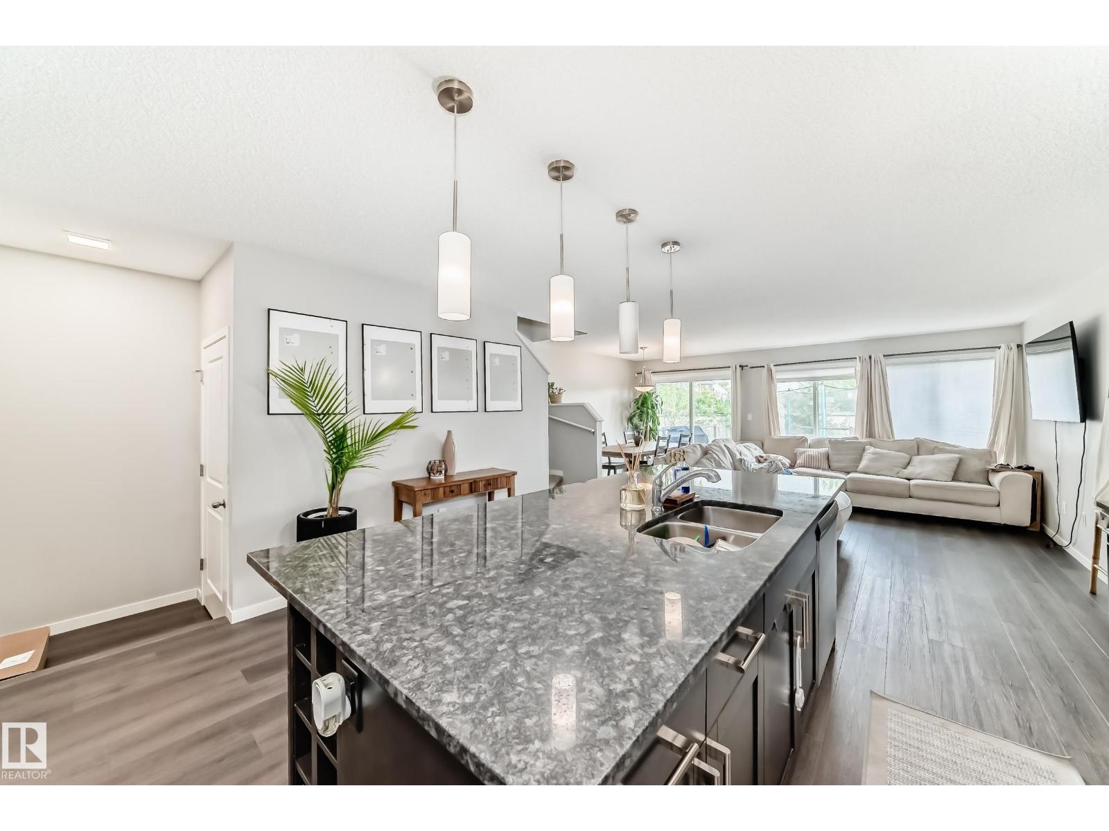 Photo 1 of 2333 82 St Sw, Edmonton AB