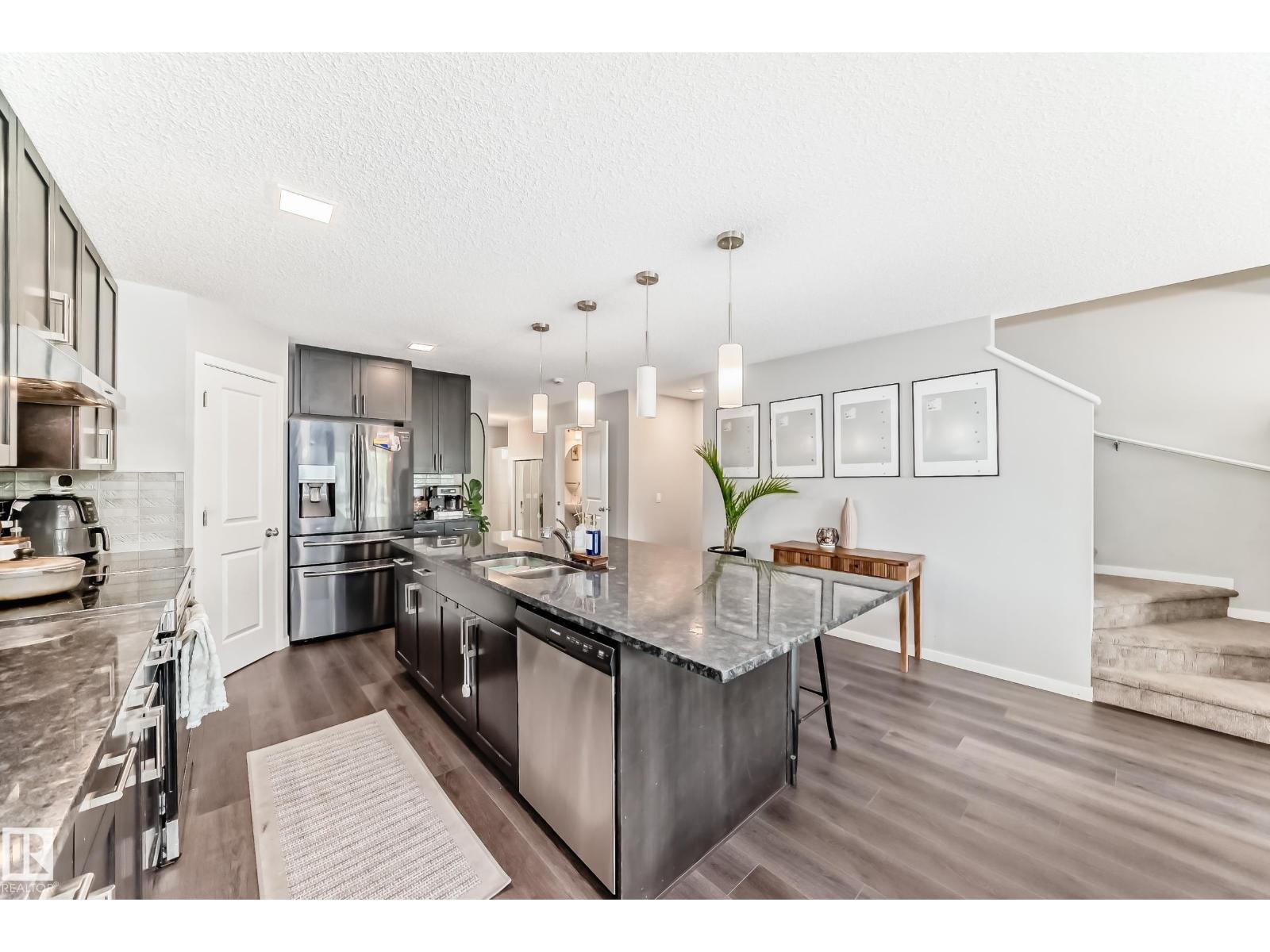 Photo 37 of 2333 82 St Sw, Edmonton AB