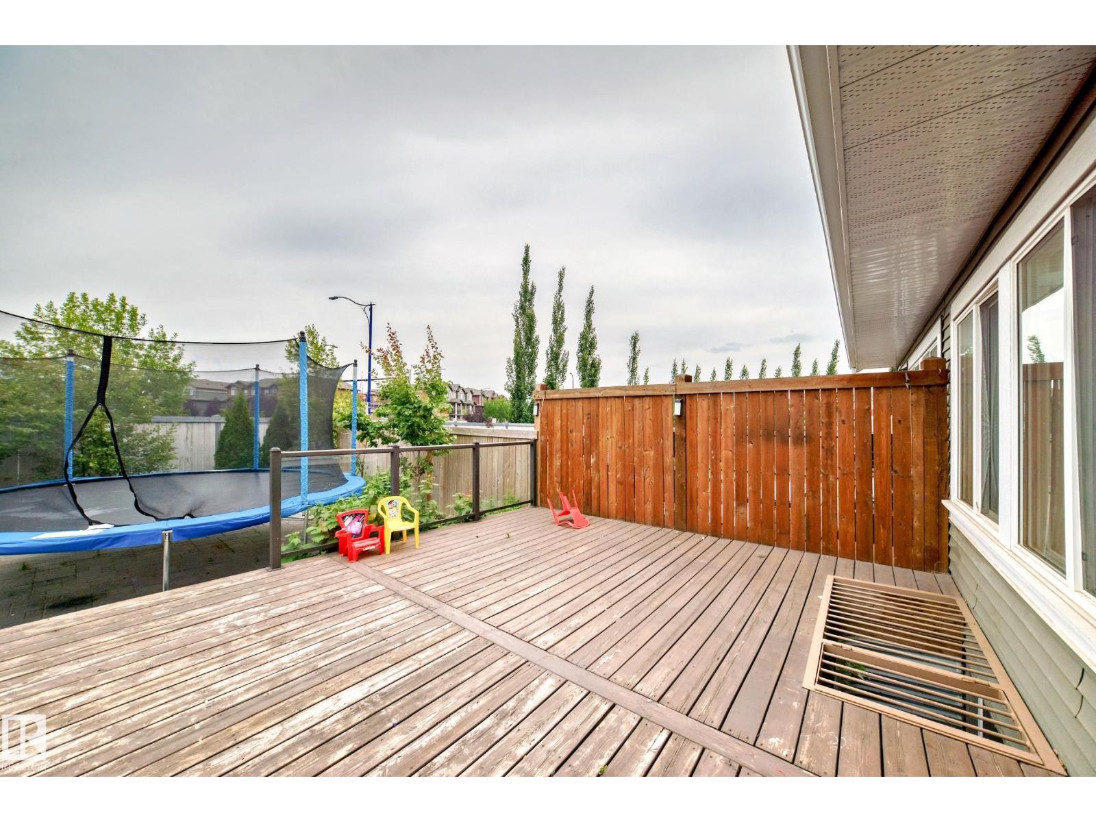 Photo 9 of 2333 82 St Sw, Edmonton AB
