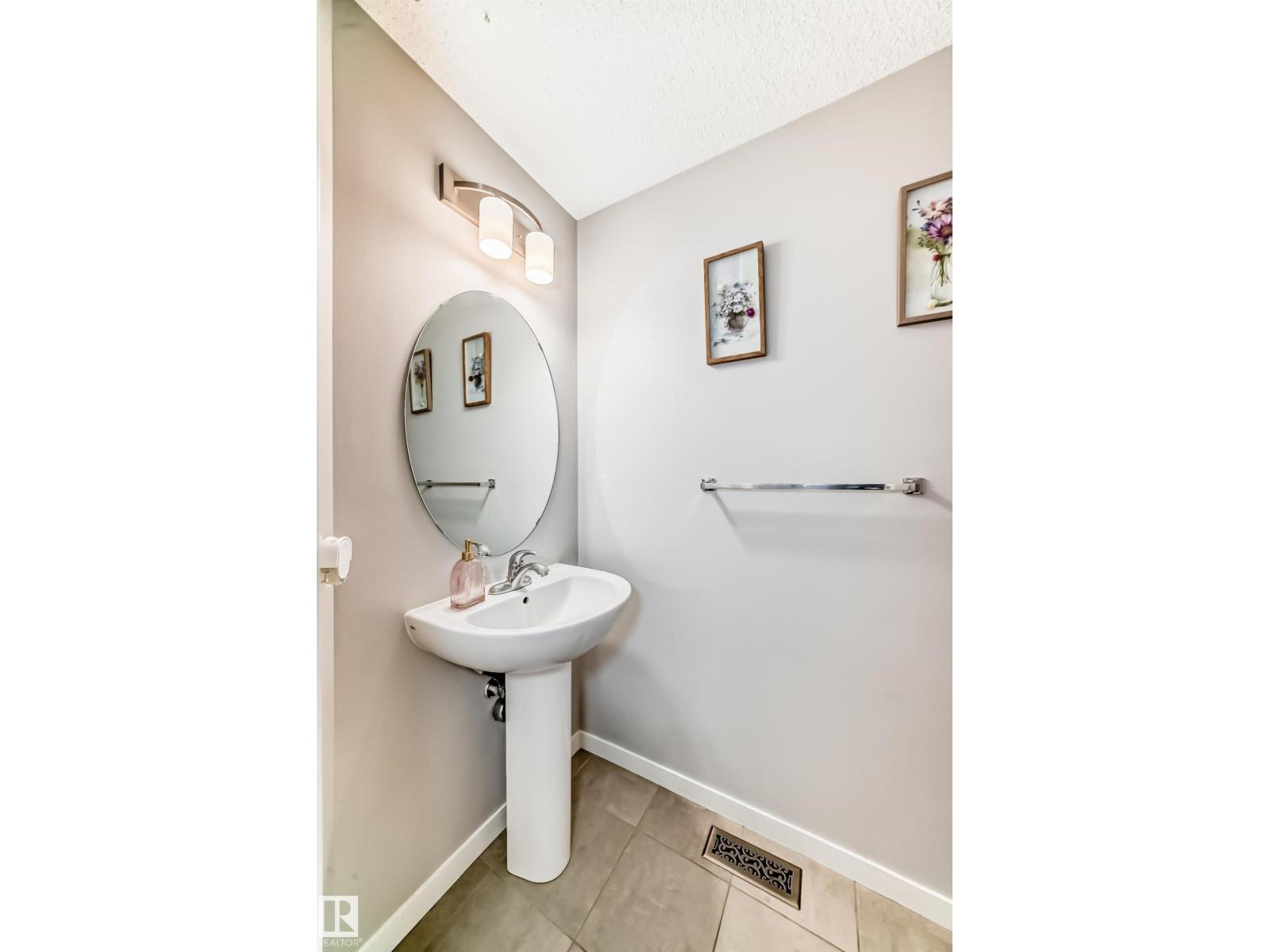 Photo 66 of 2333 82 St Sw, Edmonton AB