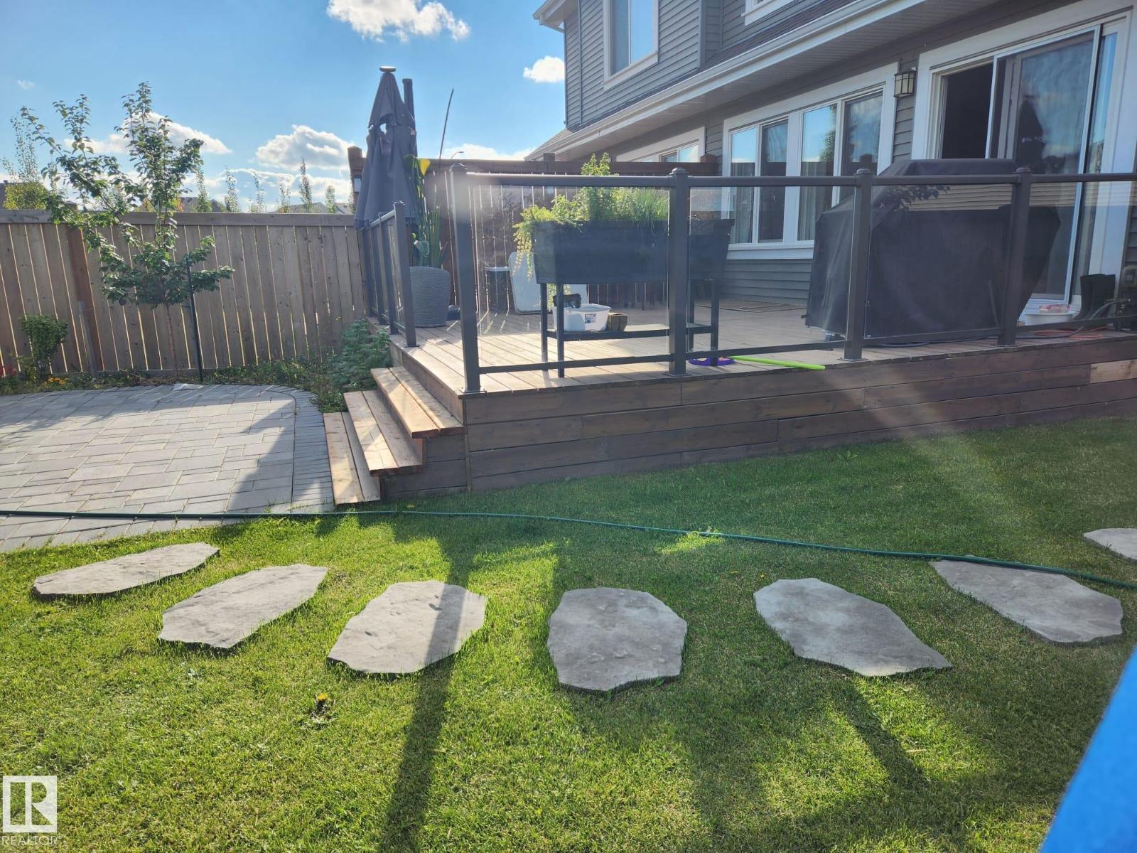 Photo 8 of 2333 82 St Sw, Edmonton AB