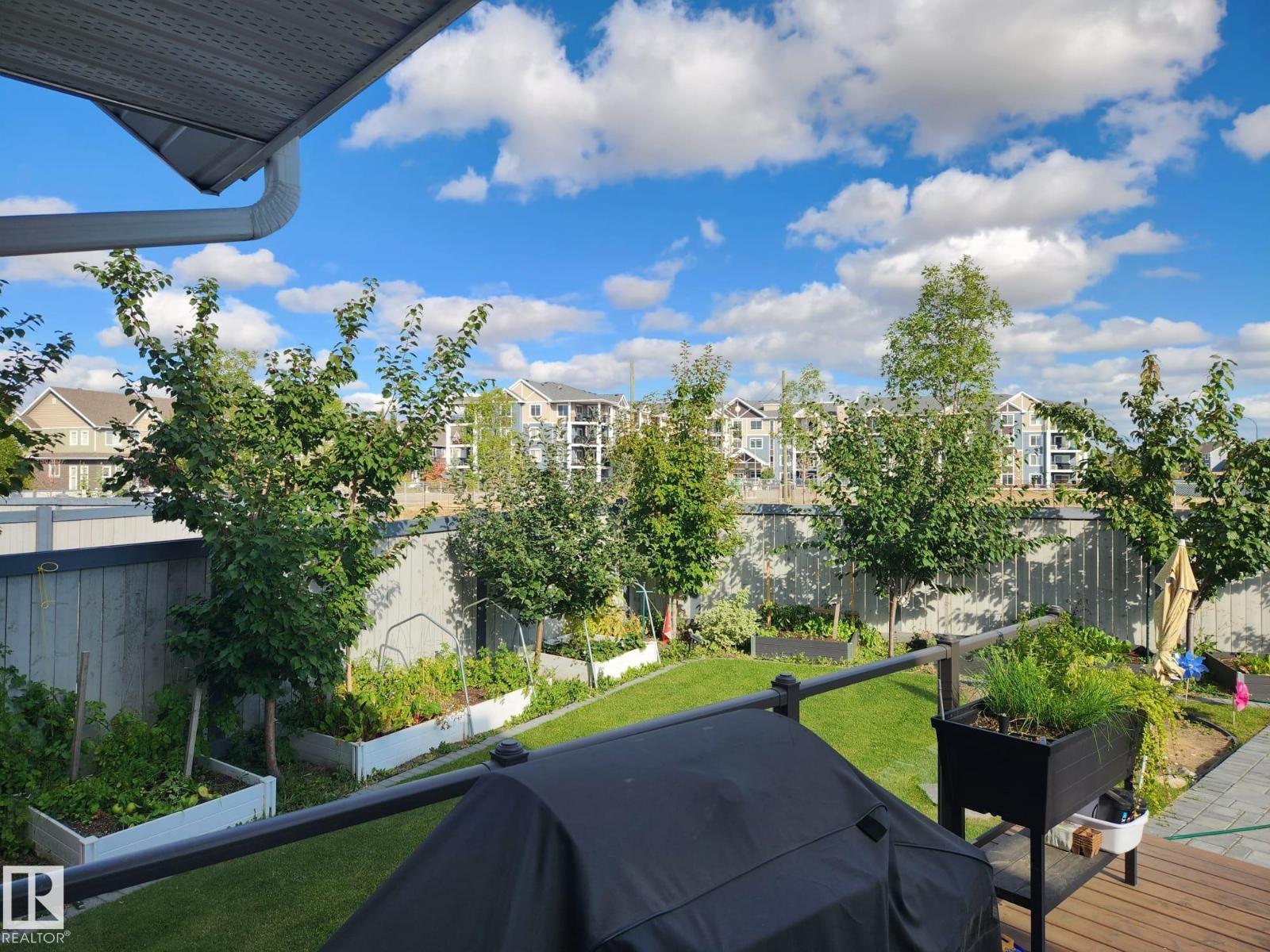 Photo 13 of 2333 82 St Sw, Edmonton AB