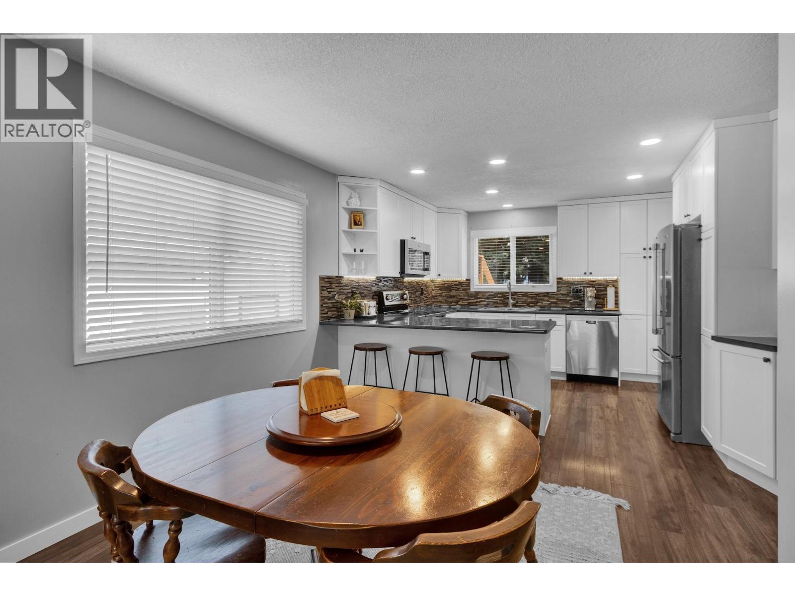 Photo 3 of 7725 Kingsley Crescent, Prince George BC