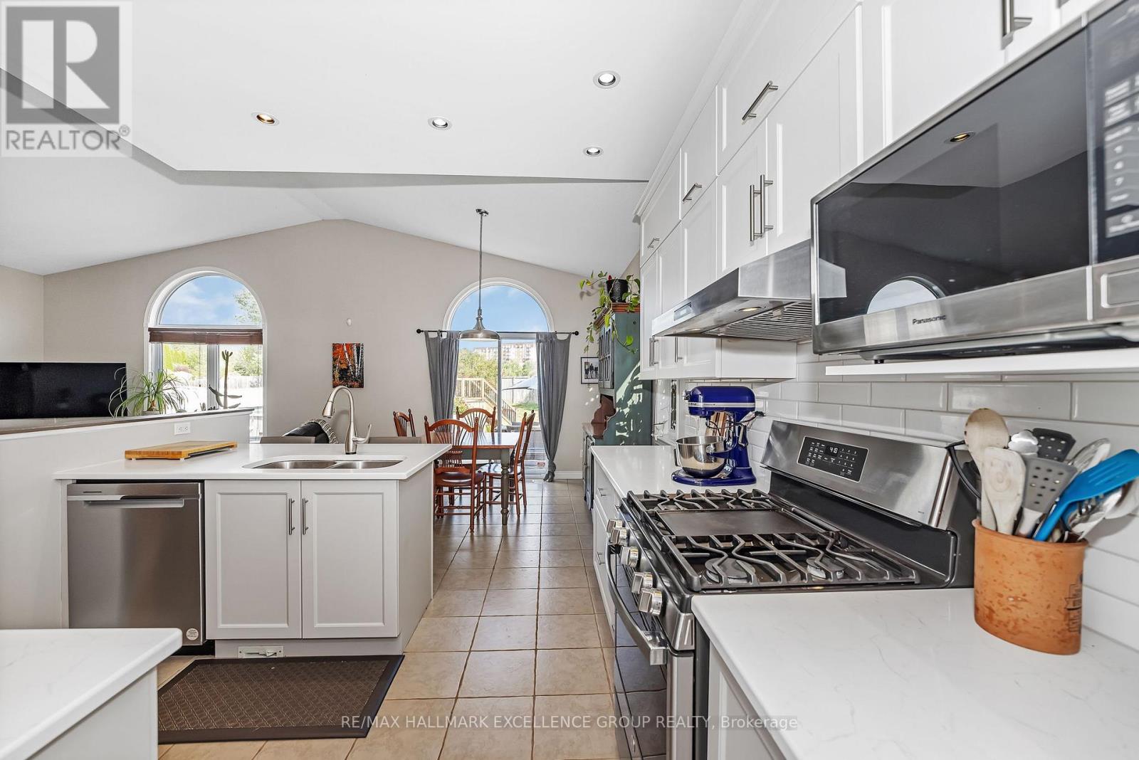 Photo 39 of 2677 Chamberland Street, Clarencerockland ON