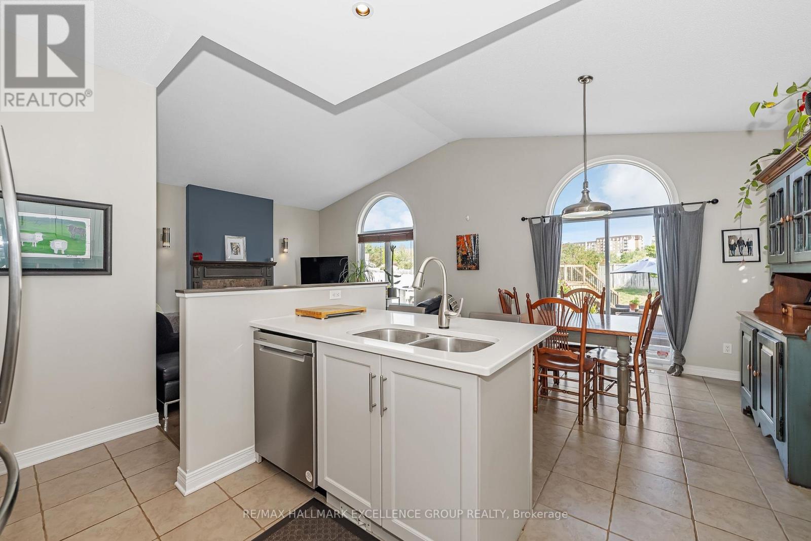 Photo 44 of 2677 Chamberland Street, Clarencerockland ON