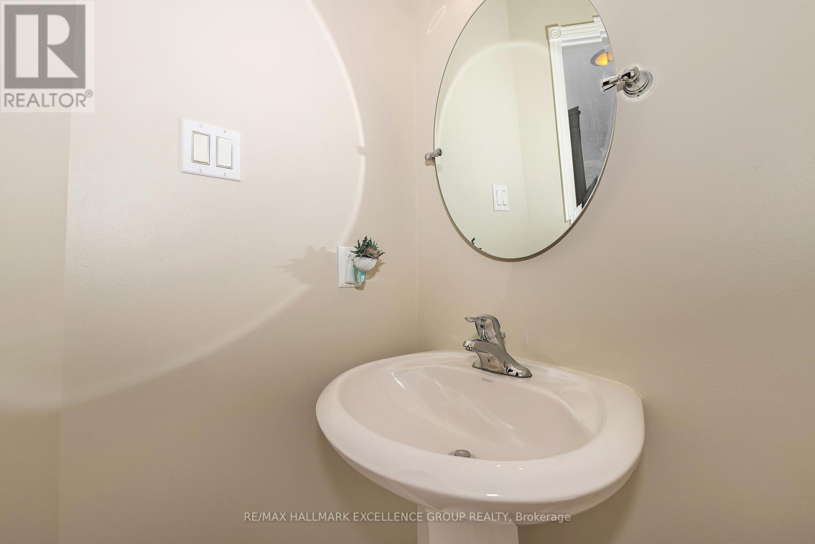 Photo 3 of 2677 Chamberland Street, Clarencerockland ON