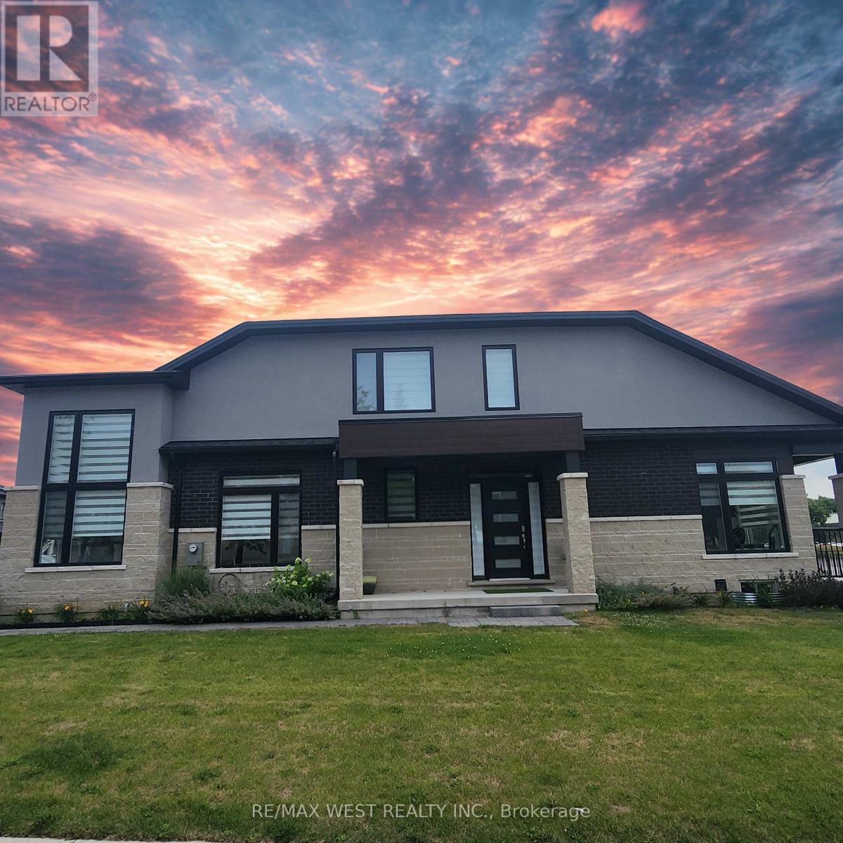 Single Family House for Sale in  WELCH LANE Hamilton (Mountview) 