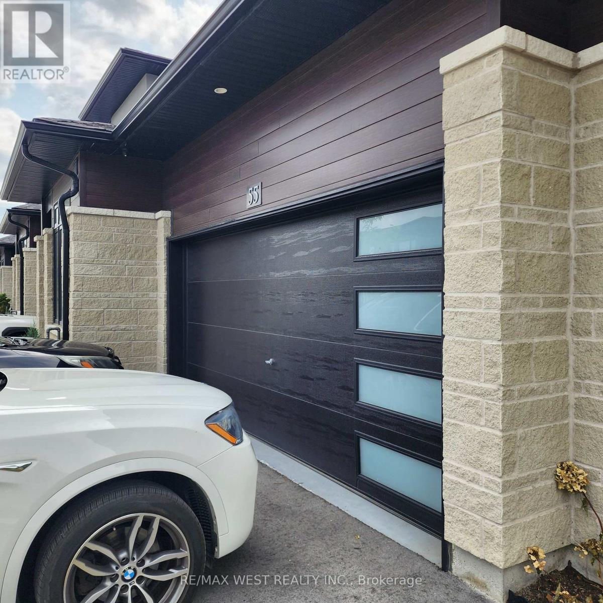 Single Family House for Sale in  WELCH LANE Hamilton (Mountview) 