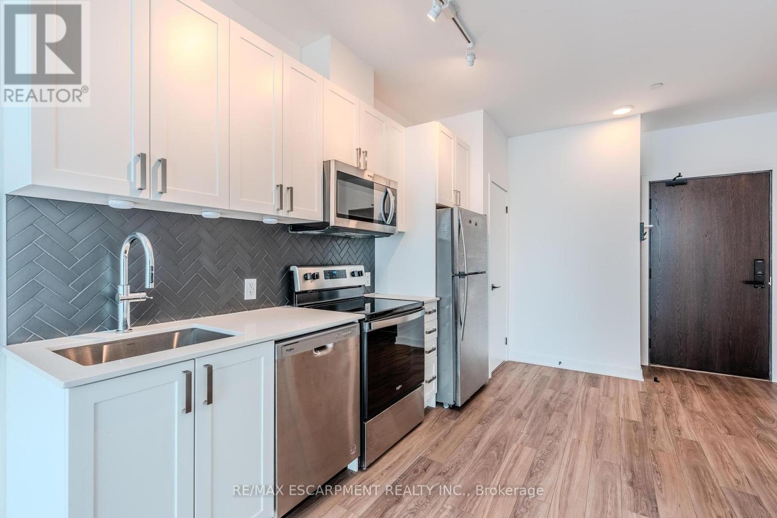 Photo 11 of 814 2782 Barton Street E, Hamilton ON